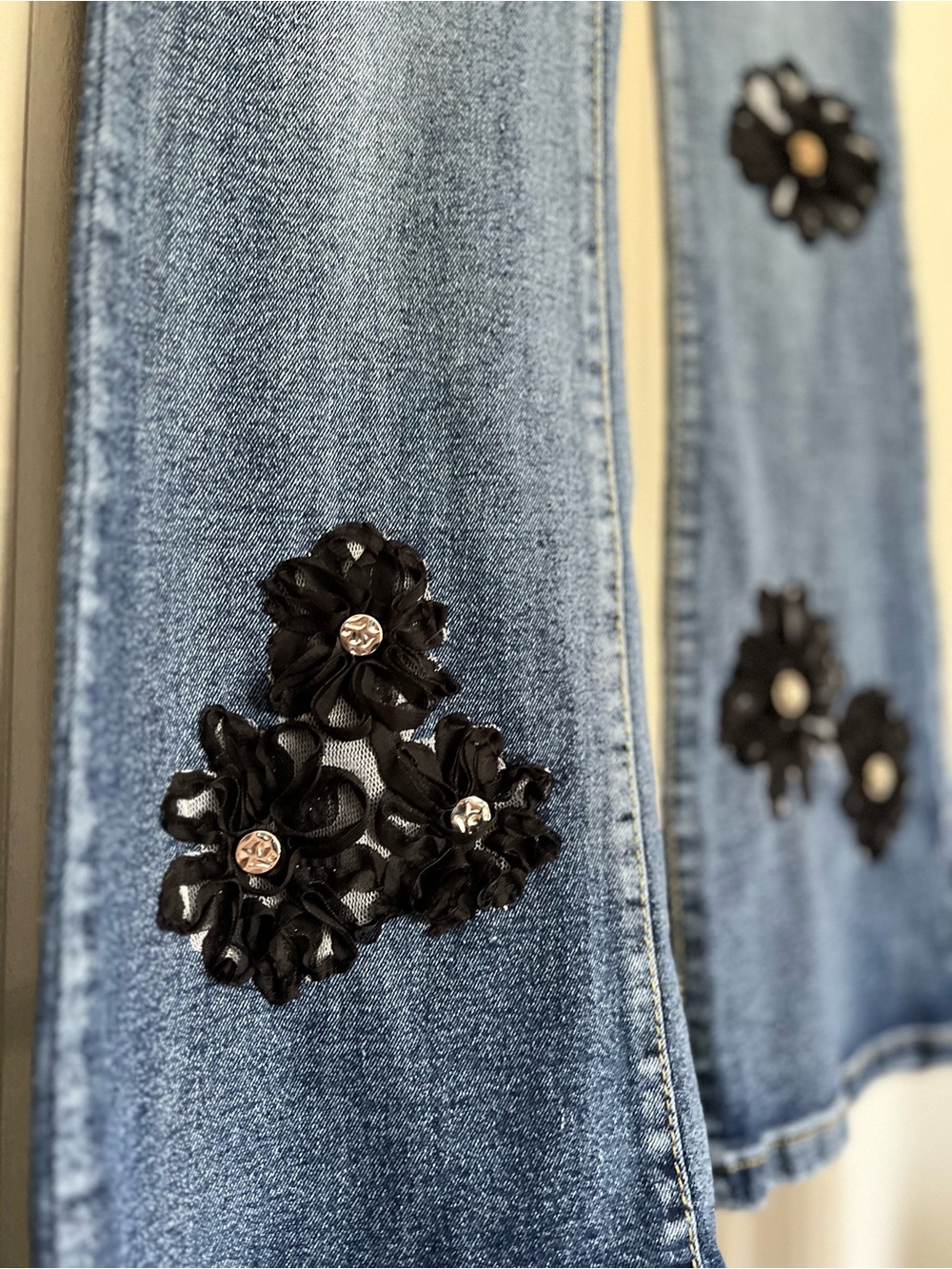 OOAK Romantic Boho Floral Appliqué Flare Jeans Lisa Skeels Original Small - Picture 4 of 8